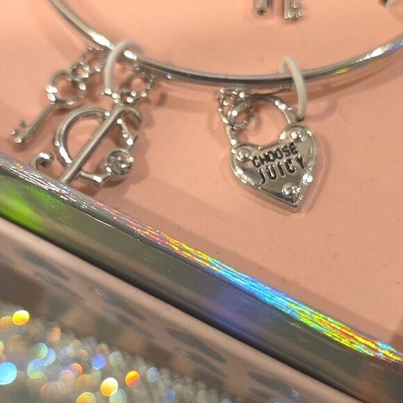 Juicy Couture Choose Juicy Lock & Key Charm Lariat Bracelet & Earring Set - Picture 4 of 10